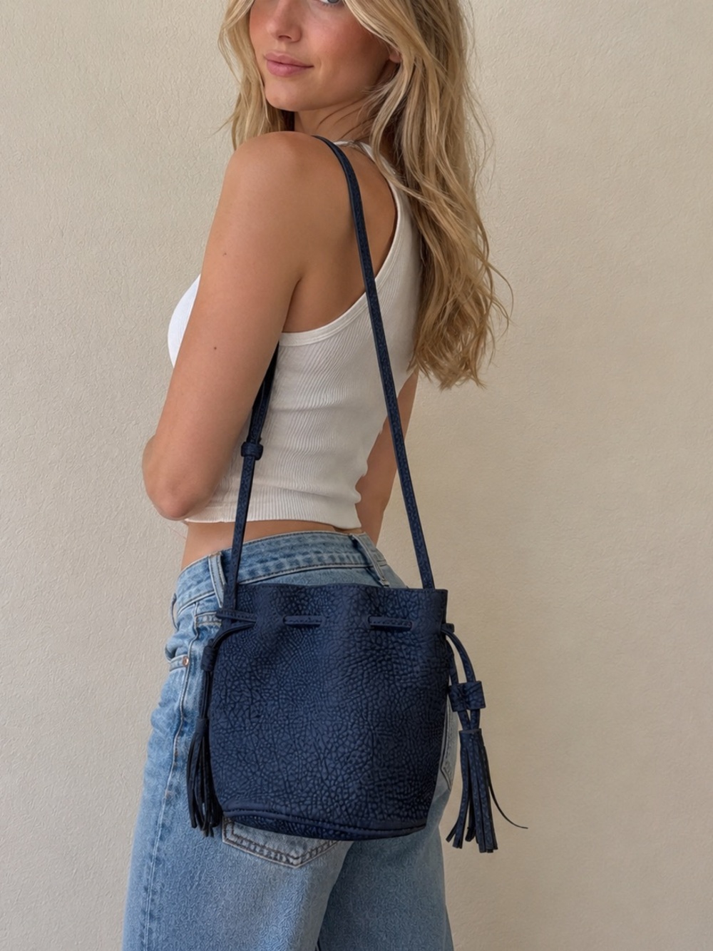 Street Level Navy Pebbled Bucket Crossbody Bag - Picture 1 of 6